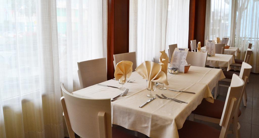 Hotel Midi Lido di Jesolo Kültér fotó